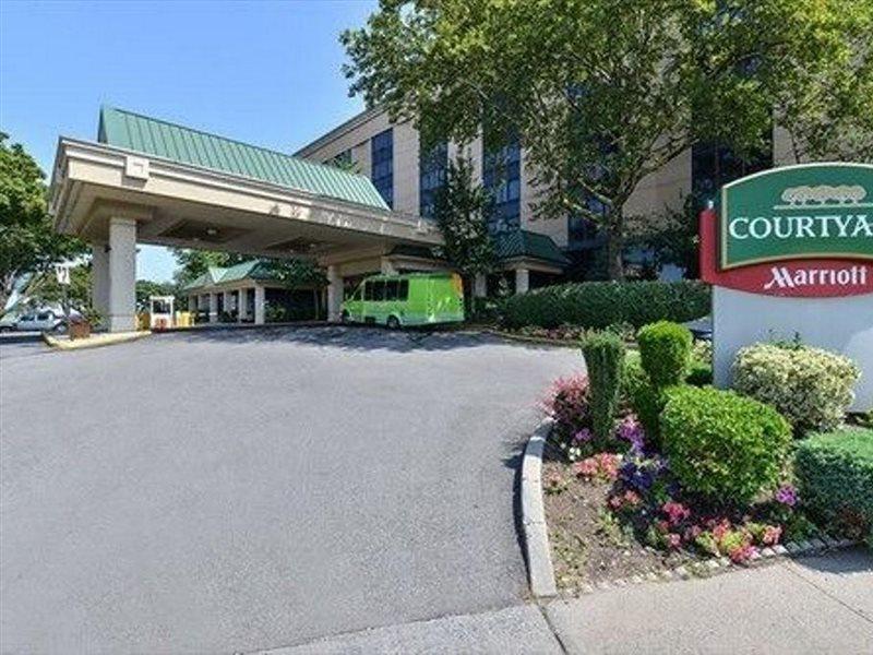 Courtyard By Marriott New York Laguardia Airport Hotel Bagian luar foto