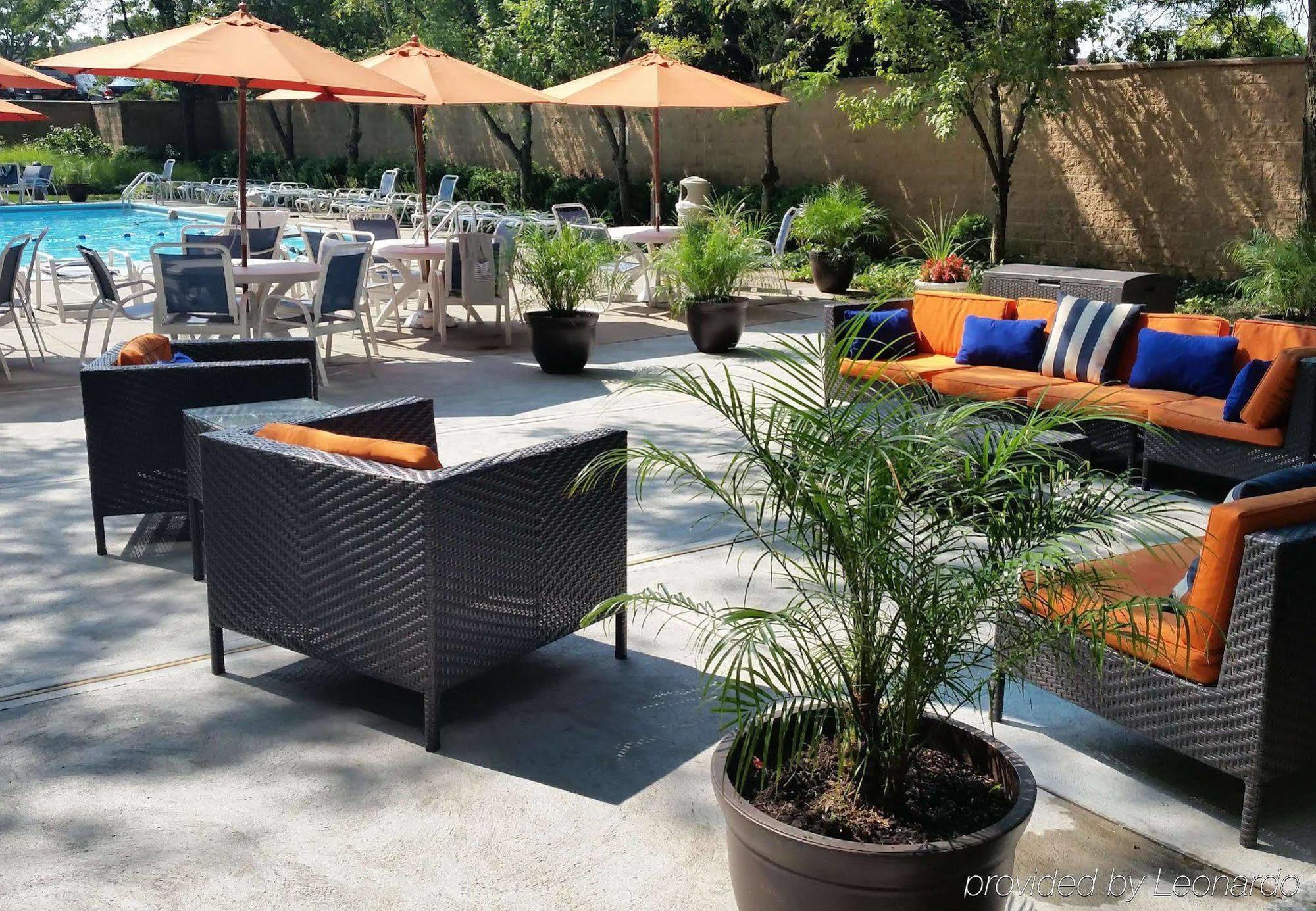 Courtyard By Marriott New York Laguardia Airport Hotel Bagian luar foto
