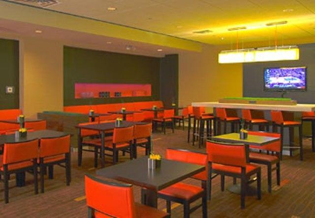 Courtyard By Marriott New York Laguardia Airport Hotel Restoran foto